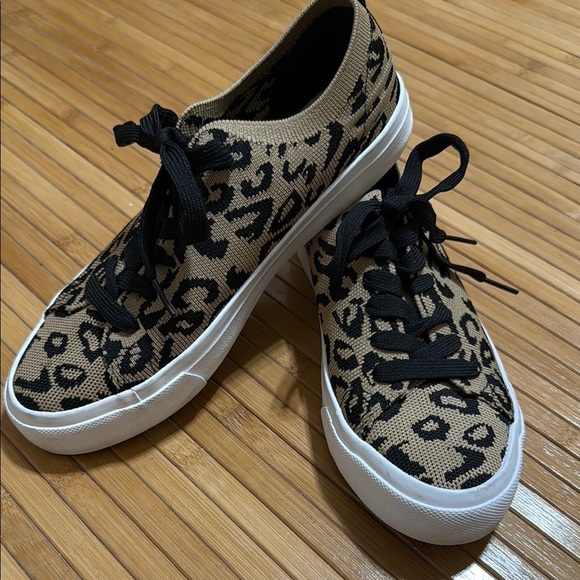 Jellypop Leopard Print Sneakers - Picture 1 of 5
